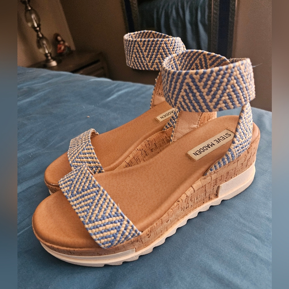 Steve Madden Women's Blue and Tan Sandals